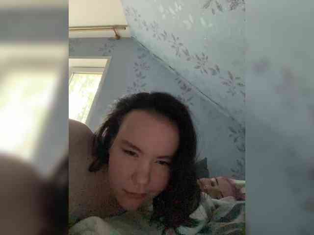 Tanya-and-Sara webcam