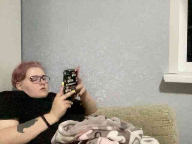 Tanya-and-Sara webcam