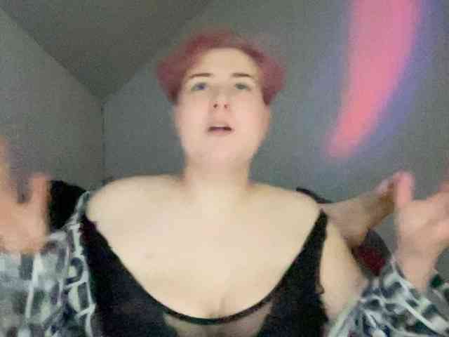 Tanya-and-Sara webcam