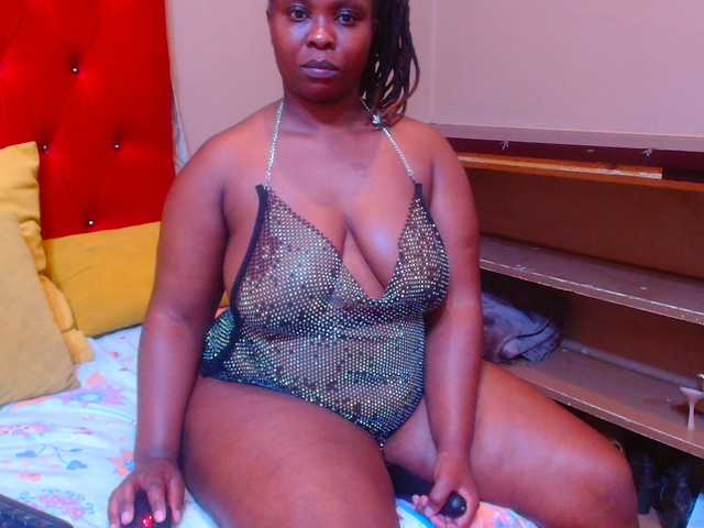 sexychocolatbox10's BongaCams show and profile