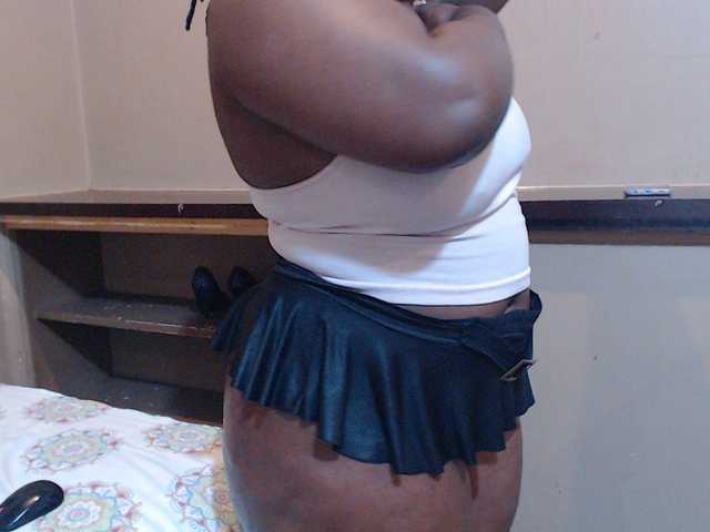 sexychocolatbox10's BongaCams show and profile