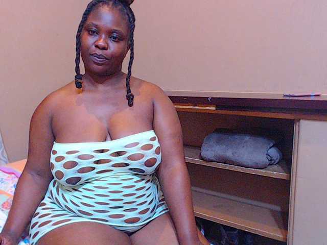 sexychocolatbox10's BongaCams show and profile