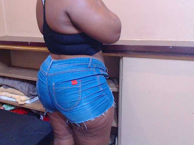 sexychocolatbox10's BongaCams show and profile