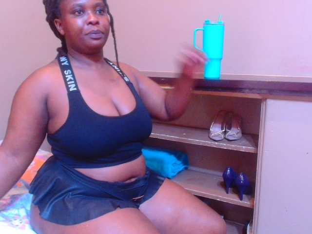 sexychocolatbox10's BongaCams show and profile