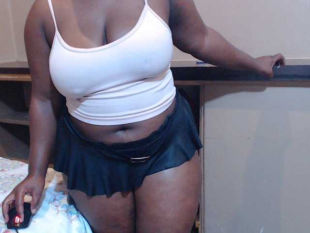 sexychocolatbox10's BongaCams show and profile