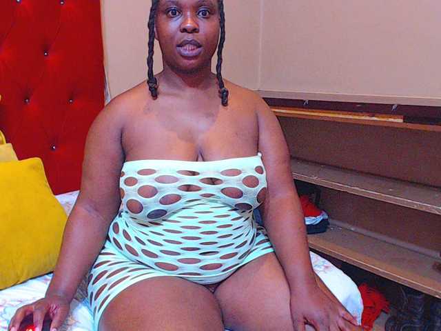 sexychocolatbox10's BongaCams show and profile