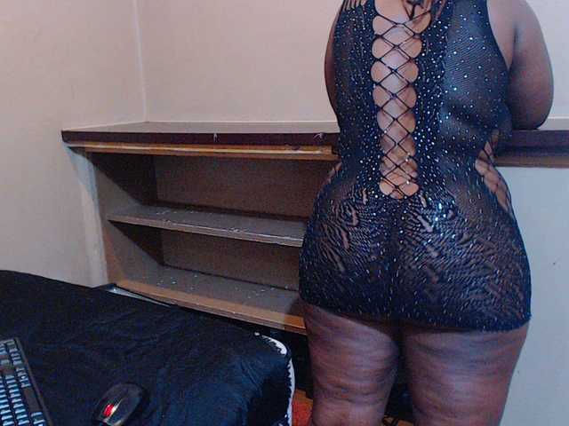 sexychocolatbox10's BongaCams show and profile
