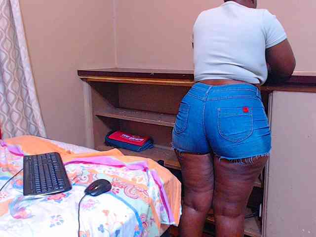 sexychocolatbox10 webcam