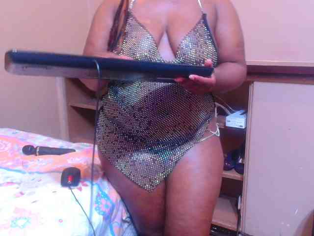 sexychocolatbox10 webcam
