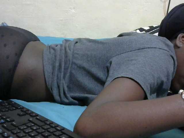 Tightpussie1 Live Cam on BongaCams