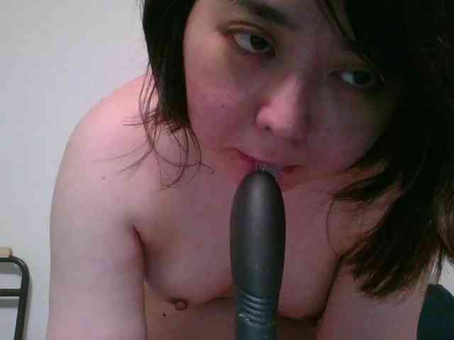 nikke-speech-impaired- webcam