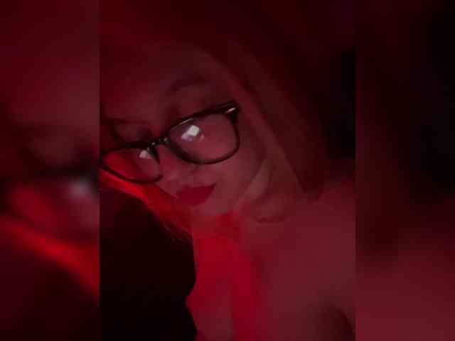 Miss-kis68 webcam