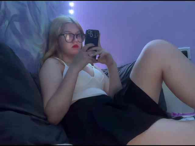 Miss-kis68 webcam