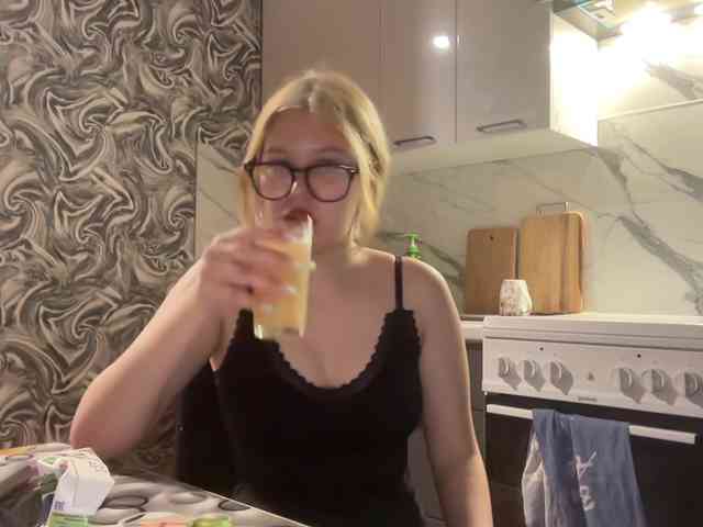 Miss-kis68 webcam