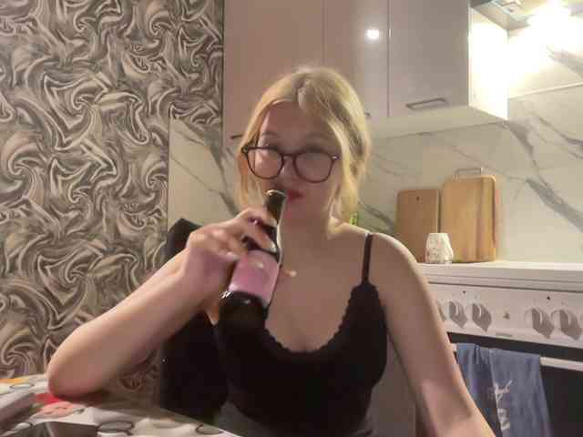 Miss-kis68 webcam