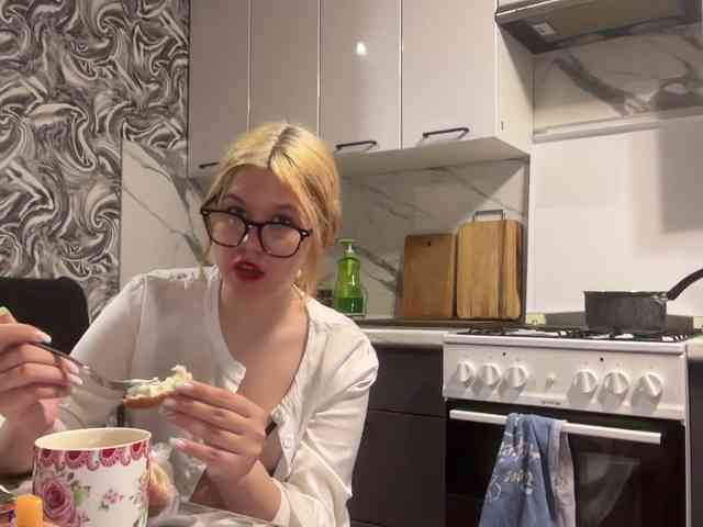 Miss-kis68 webcam