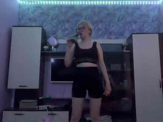 Miss-kis68 webcam