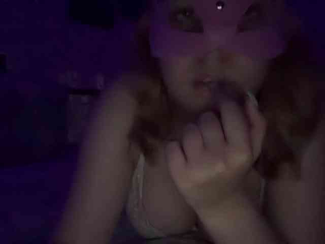 Miss-kis68 webcam