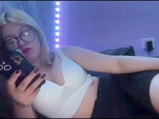 Miss-kis68 webcam
