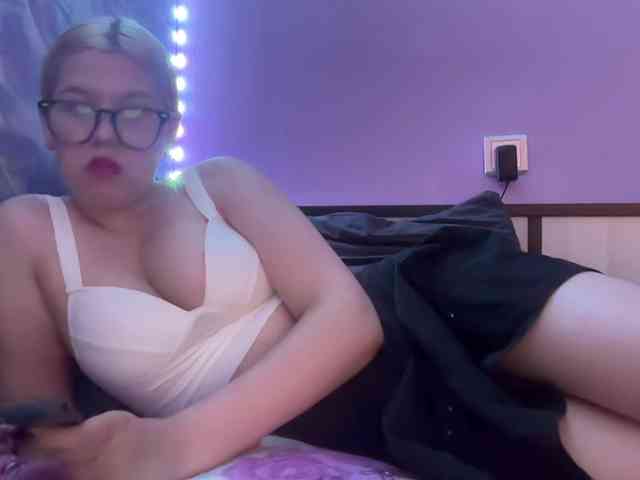 Miss-kis68 webcam
