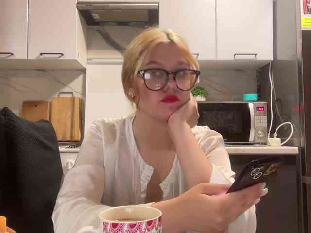 Miss-kis68 webcam