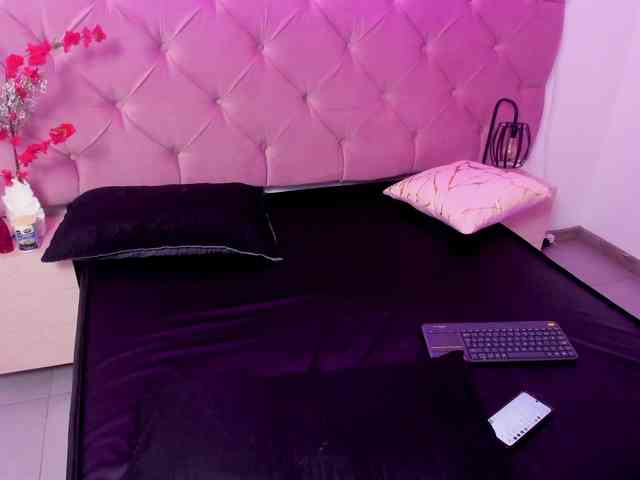 LunnaStarr webcam