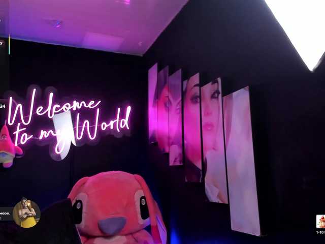 Emilyjhonson-1's BongaCams show and profile