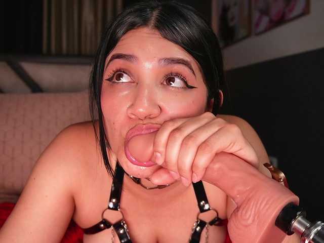 Emilyjhonson-1 from BongaCams is Freechat