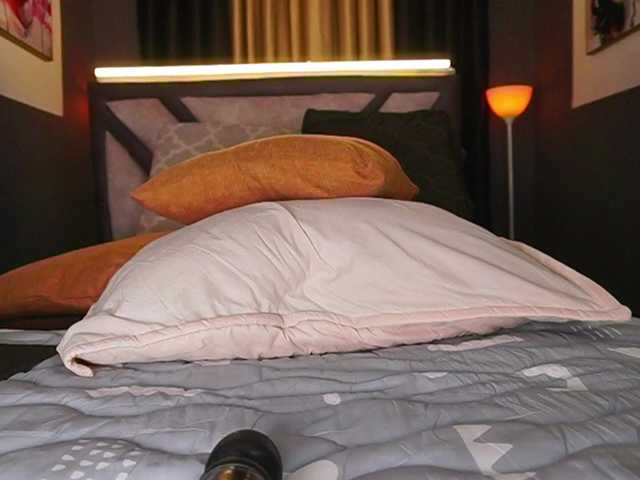 Emilyjhonson-1's BongaCams show and profile