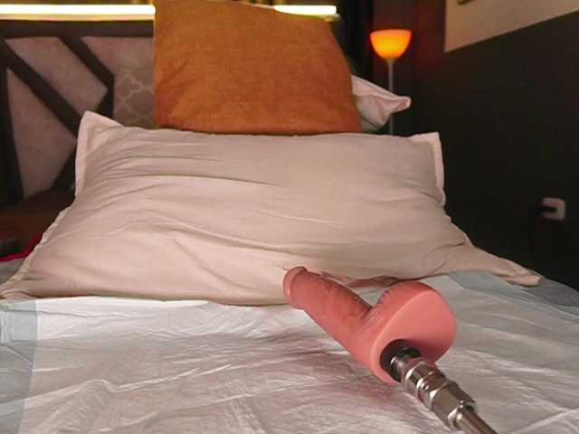 Emilyjhonson-1's BongaCams show and profile