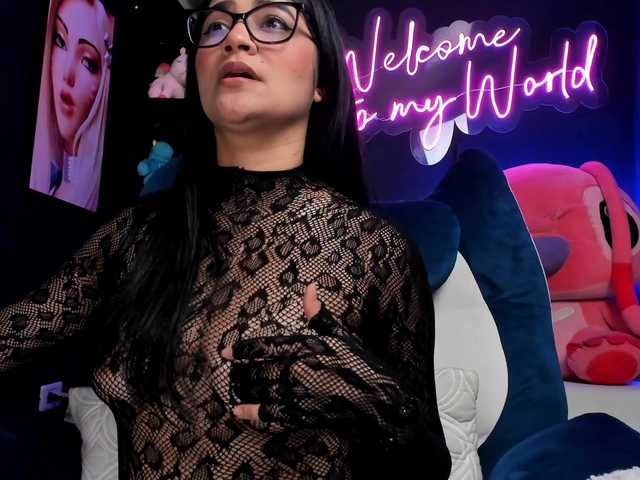 Emilyjhonson-1's BongaCams show and profile