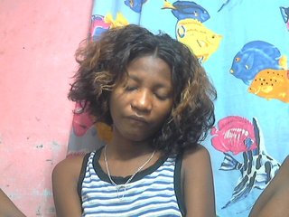 Elizahhh's Live Webcam