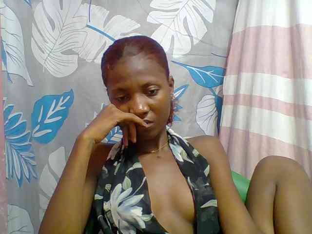 Elizahhh Live Webcam on BongaCams