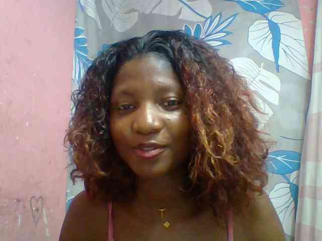 Elizahhh Live Webcam on BongaCams