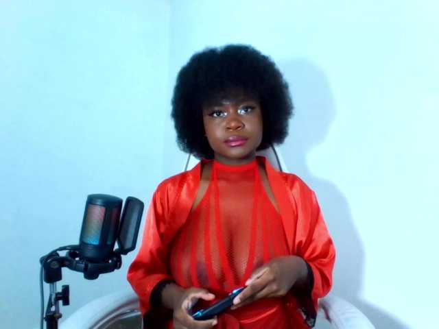 Emilyht's BongaCams show and profile