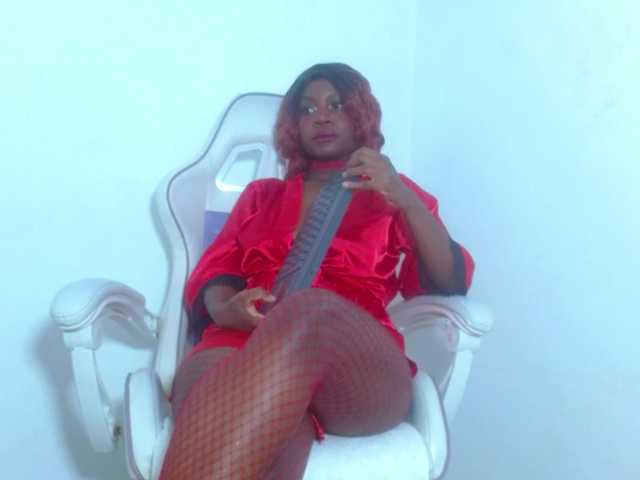 Emilyht's BongaCams show and profile