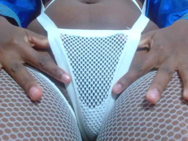 Emilyht's BongaCams show and profile