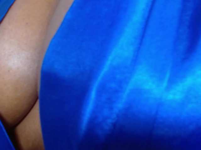 Emilyht's BongaCams show and profile