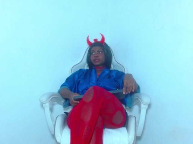 Emilyht's BongaCams show and profile