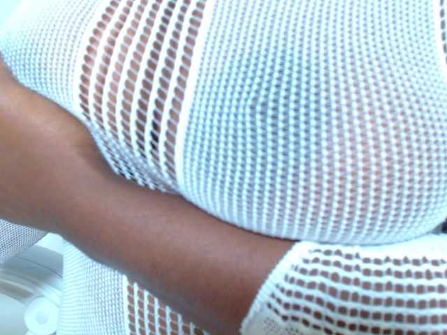 Emilyht Live Cam on BongaCams