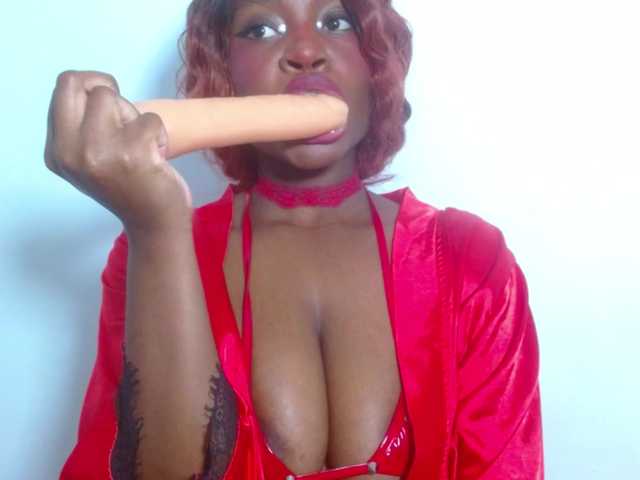 Emilyht's BongaCams show and profile