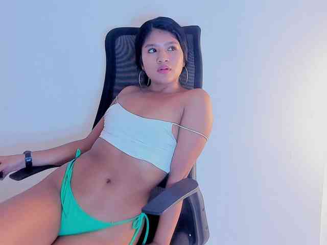 Layla-mml webcam