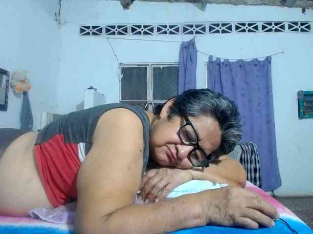 maturehornykinky webcam