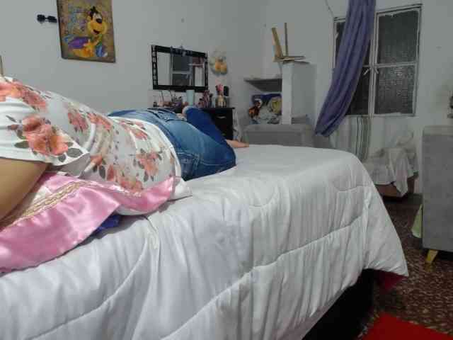 maturehornykinky webcam