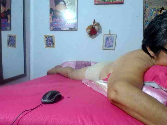 maturehornykinky webcam