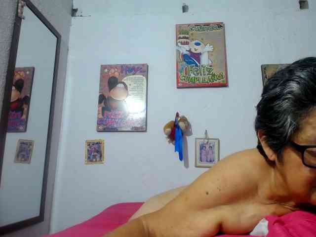 maturehornykinky webcam