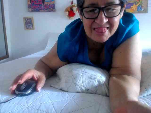 maturehornykinky webcam