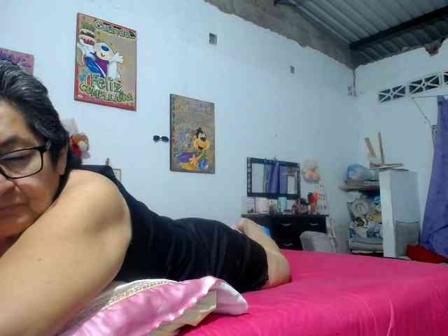 maturehornykinky webcam