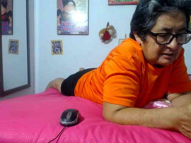 maturehornykinky webcam