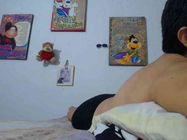 maturehornykinky webcam